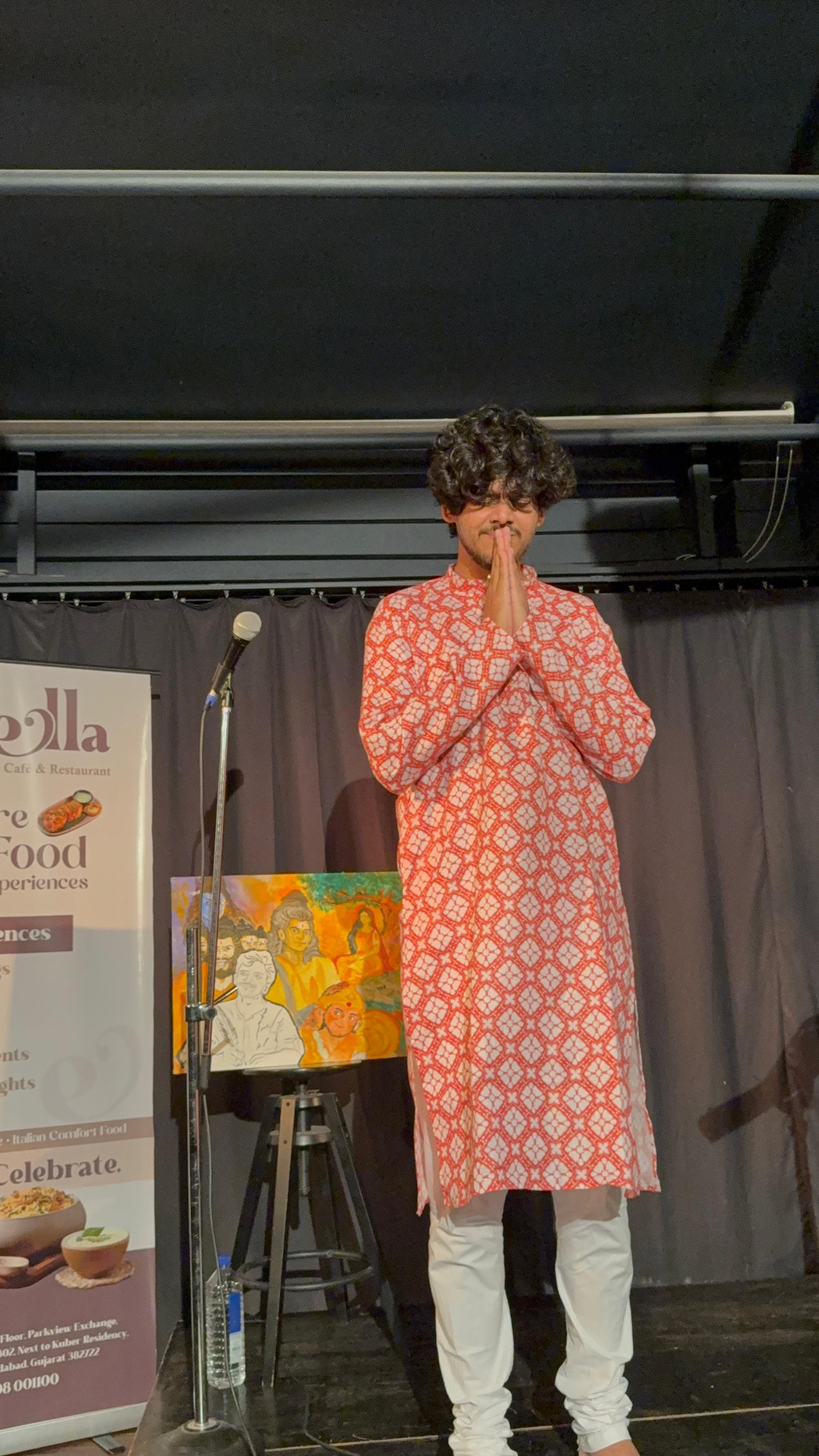 Badal greeting the Rameshwaram audience with a namaste